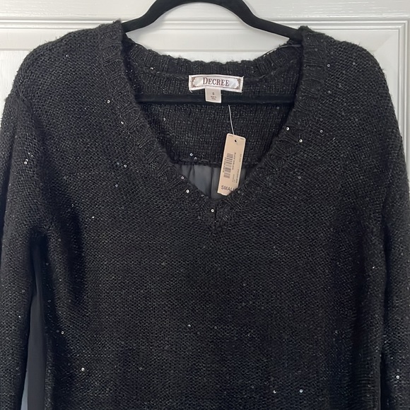 DECREE BLACK SEQUINED SWEATER - BACK SHEER PANEL - SIZE SMALL - Picture 5 of 8